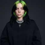 Billie Eilish - młoda piosenkarka w charakterystycznym czarnym outficie