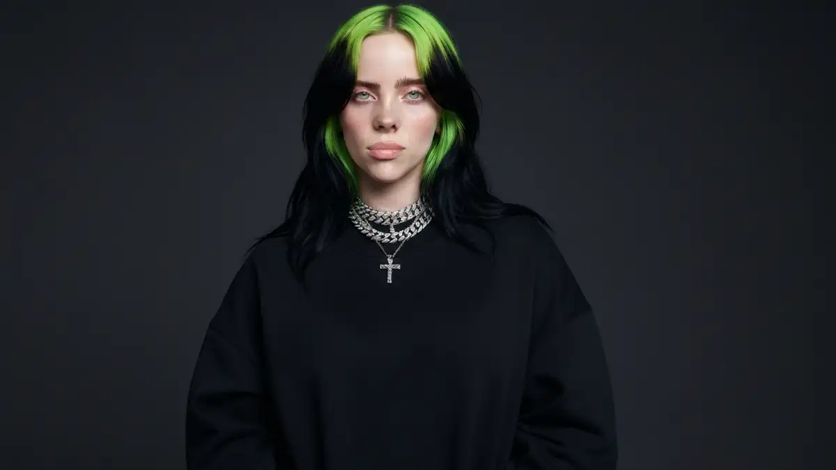 Billie Eilish - młoda piosenkarka w charakterystycznym czarnym outficie